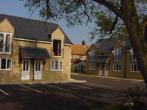 The Tally Ho Hotel - B&B Bicester Exterior photo