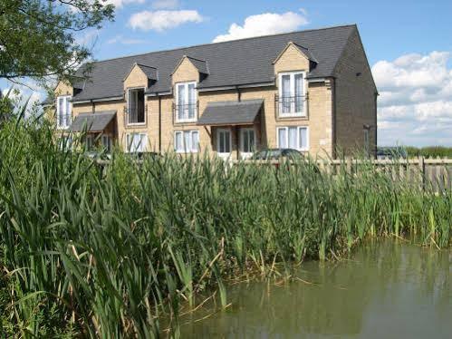 The Tally Ho Hotel - B&B Bicester Exterior photo